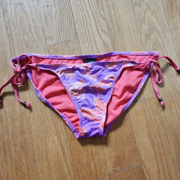 Old Navy Pink/Purple Paisley Bikini Bottom Size Medium - Picture 1 of 10